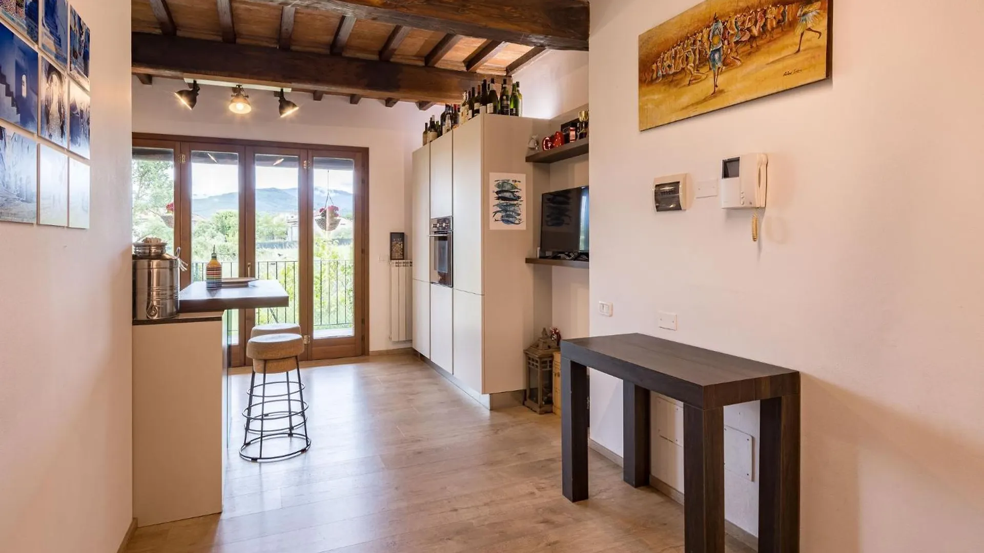 The Traveller'S Residence With Balconies And Garden! Chiassa Superiore